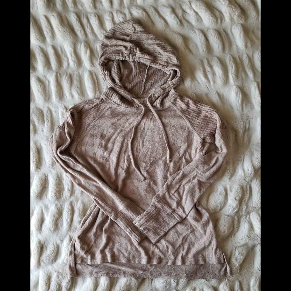 Lightweight SO hooded top with knit texture details